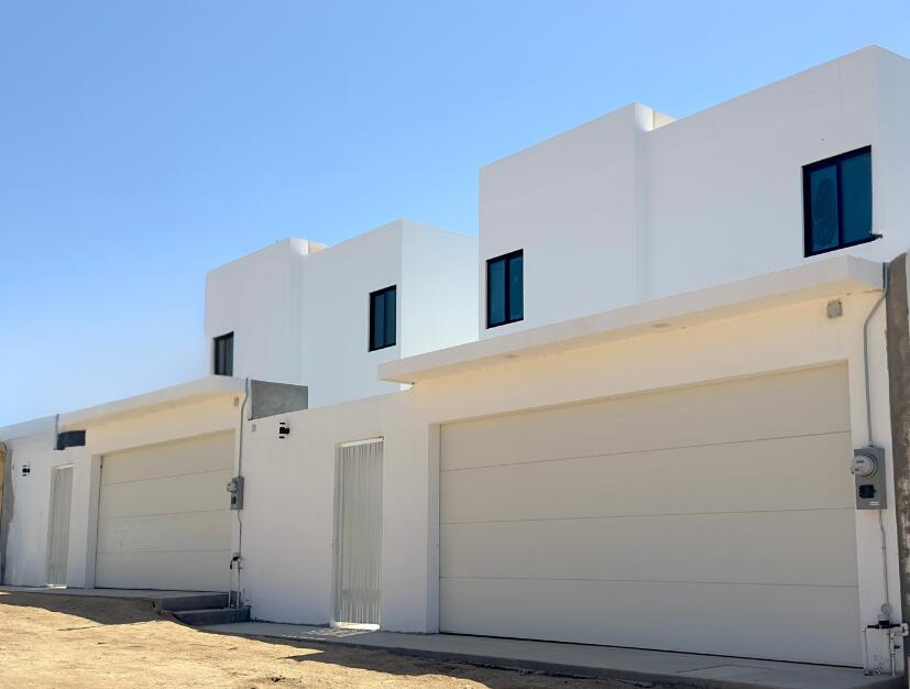 Los Cabos Quintas California in a quiet area whit no traffic congestion, just 2.5 km from la marina and downtown Cabo San Lucas an excellent option for living, it features:- 3 bedroom- A tv room- 2.5 bathroom- 2 parking spaces - Space for a garden and pool- 173 m2 of construction- 200 m2 of land- Granite countertops- 100 liter stationary gas tankEn una zona tranquila y sin caos vial a solo 2.5 km de distancia de la marina y centro de Cabo San Lucas, excelente para vivir , cuenta con:3 recamaras una tv room2.5 baños2 espacios para estacionamiento espacios para jardín y alberca173 m2 de construcción 200 m2 de terrenoCubierta de granito for sale