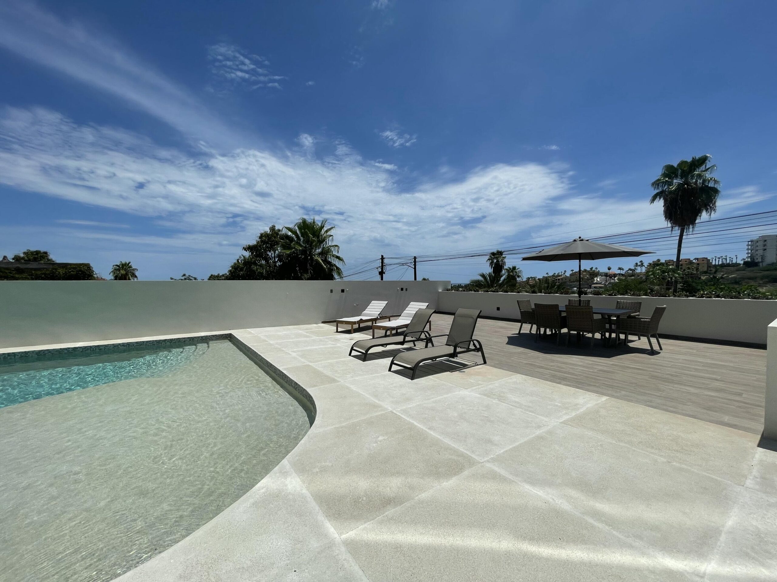 Los Cabos Bahia Del Tezal Fully furnished 2-bedroom, 2-bathroom condominium located on the 5th floor of Bahía del Tezal 505B, offering comfort, convenience, and an excellent location in Cabo San Lucas. This move-in-ready residence features a functional open layout, stylish furnishings, and inviting living spaces designed for everyday living or vacation enjoyment.Ideally situated just minutes from the beach and downtown Cabo San Lucas, you'll enjoy quick access to restaurants, shopping, nightlife, and marina attractions. Residents can also take advantage of the rooftop terrace with beautiful amenities, perfect for relaxing, entertaining, and enjoying the Cabo lifestyle. An excellent opportunity for a full-time residence, vacation home, or investment property. for sale