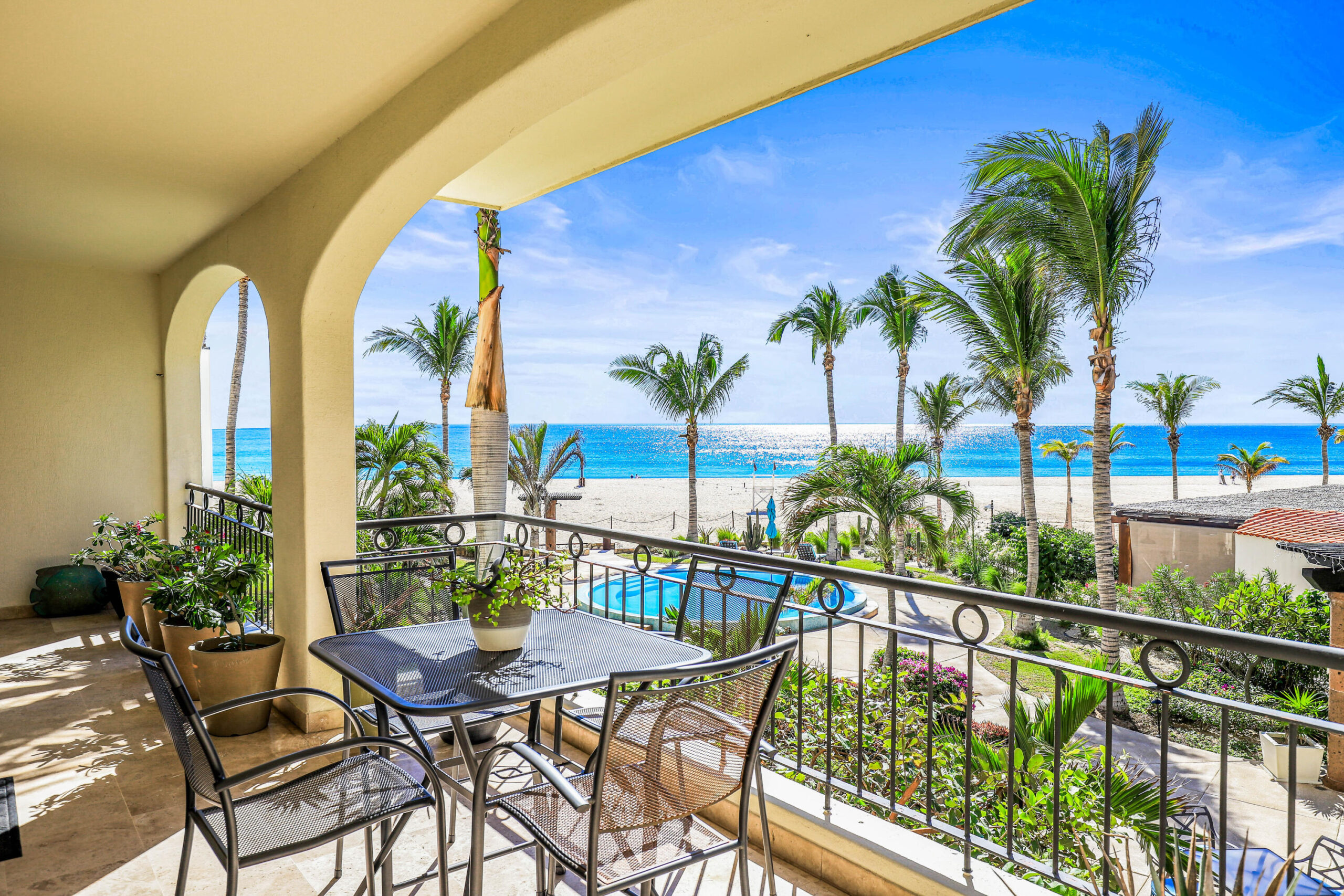 Los Cabos Residencial Coronado Location, Location, Location! Coronado Residence, ideally situated in San José del Cabo. This prime location offers unparalleled access to downtown San José del Cabo and the vibrant Art District, providing an exceptional environment for both living and working.Coronado Residence features a limited collection of 11 condominiums and 2 commercial spaces, ensuring a luxurious experience at a competitive price point. This a Penthouse 3-bedroom, layouts with corresponding 3 bathrooms, roof garden, open-concept kitchens equipped with high-quality appliances, and air conditioning for optimal comfort. Residents will also benefit from luxury amenities including a gated lobby with secure access, and a rooftop garden featuring an exclusive social area, jacuzzi, gym, and grill for alfresco enjoymen for sale