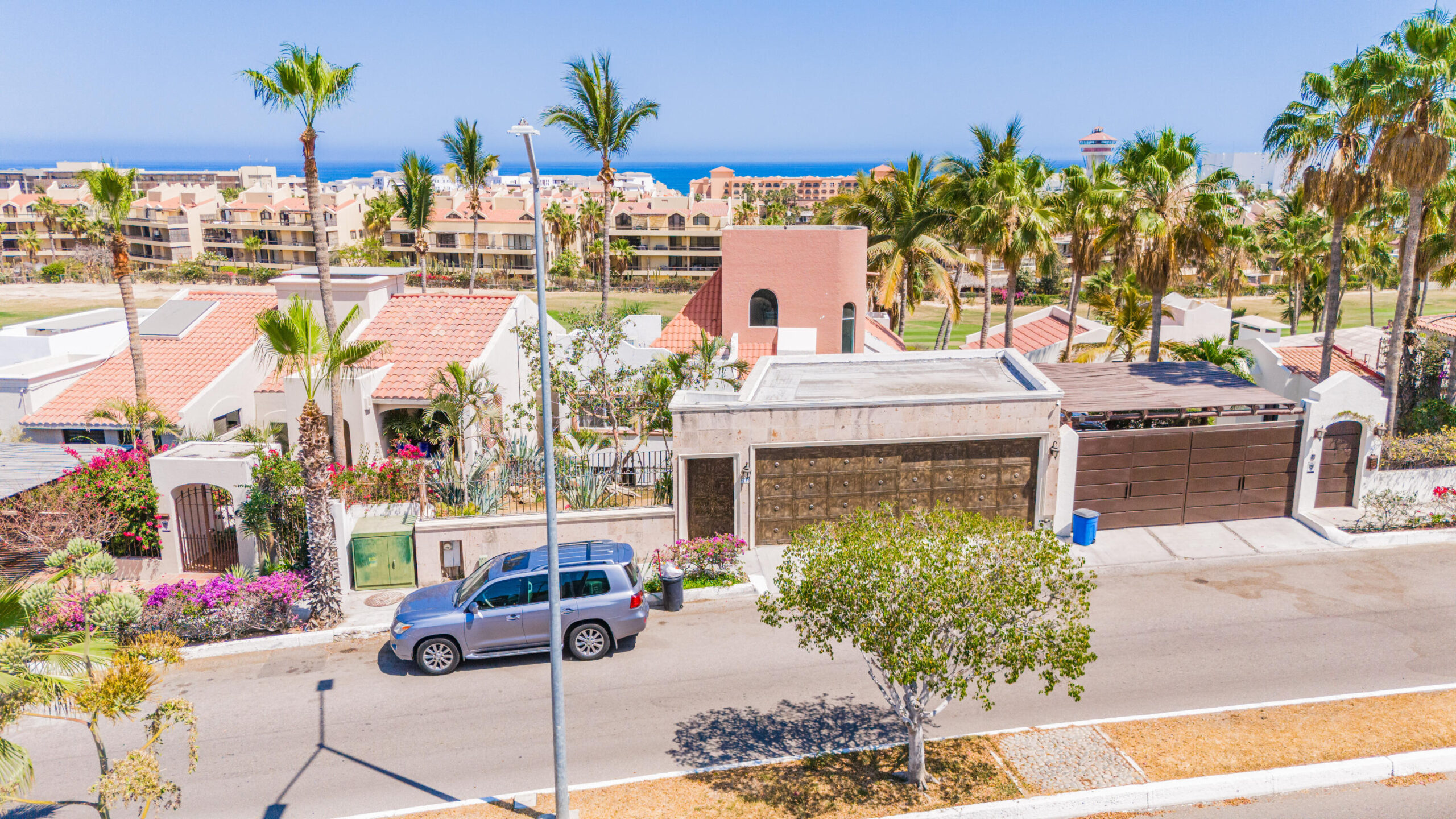 Los Cabos The Canyon Entre Piedras Welcome to The Canyon, San José del Cabo's only fully accessible master-planned community. This enclave of 39 Artigas-designed 4-bedroom homes offers three layout options, central air, four full baths, two-car carport, rooftop terrace with ocean for sale