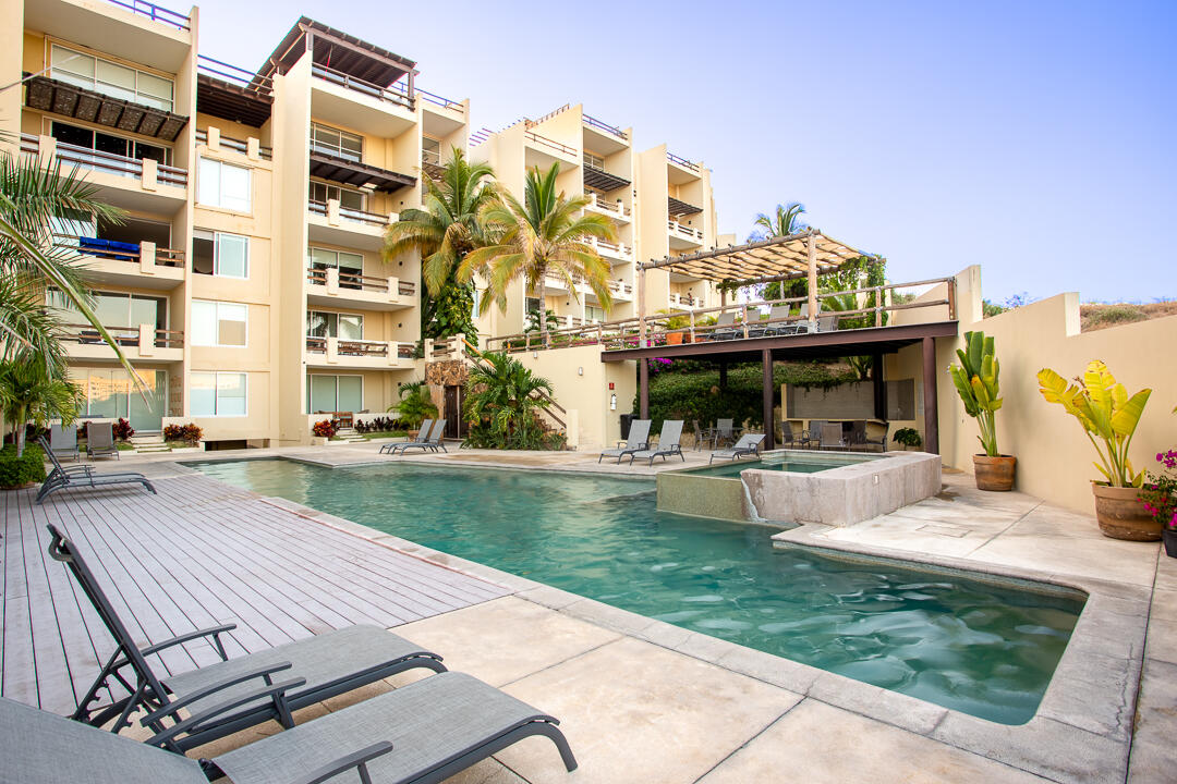 Los Cabos Mirador This modern apartment for sale in Mirador San José del Cabo offers sleek contemporary style. It features 3 spacious, bright bedrooms, ideal for families or investors. Large windows provide stunning ocean for sale