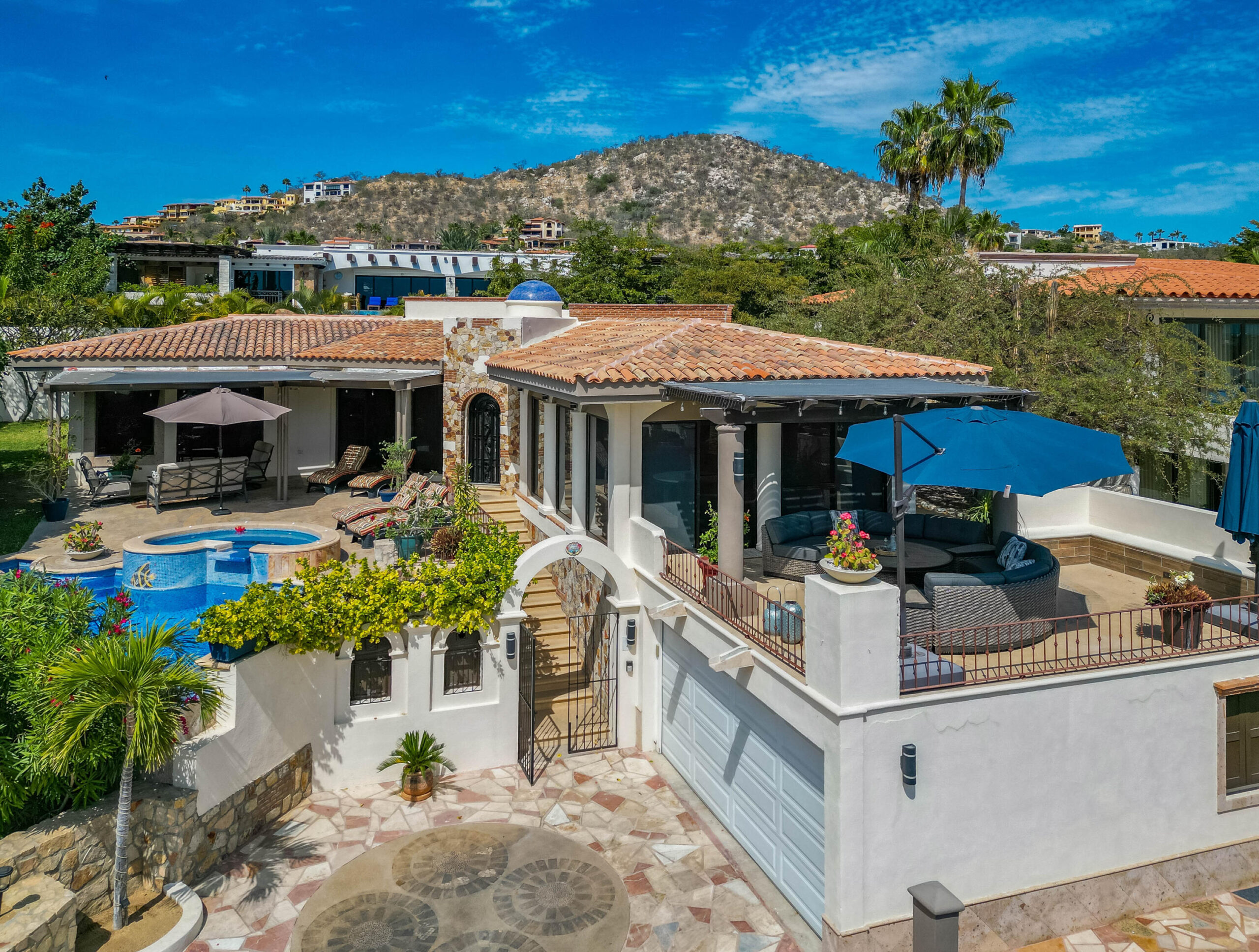 Los Cabos Csl C/Club Golf This Village offers that little bit of something special for everyone, or a whole lot of special.our spectacular development as the best location is a new state-of-the-art club house including Pool and so much more.Simply put... impecable standards with an unparalleled lifestyle.This villa offers comfort and elegance, featuring luxurious finishes, a fully equipped kitchen with granite countertops, spacious living spaces, and beautiful bathrooms with walk-in closets, terraces, and much more. This villa offers privacy and tranquility.Make sure to pack your sunglasses and sun screen as the Country Club Cabo San Lucas will deliver when it comes to the weather. This for sale