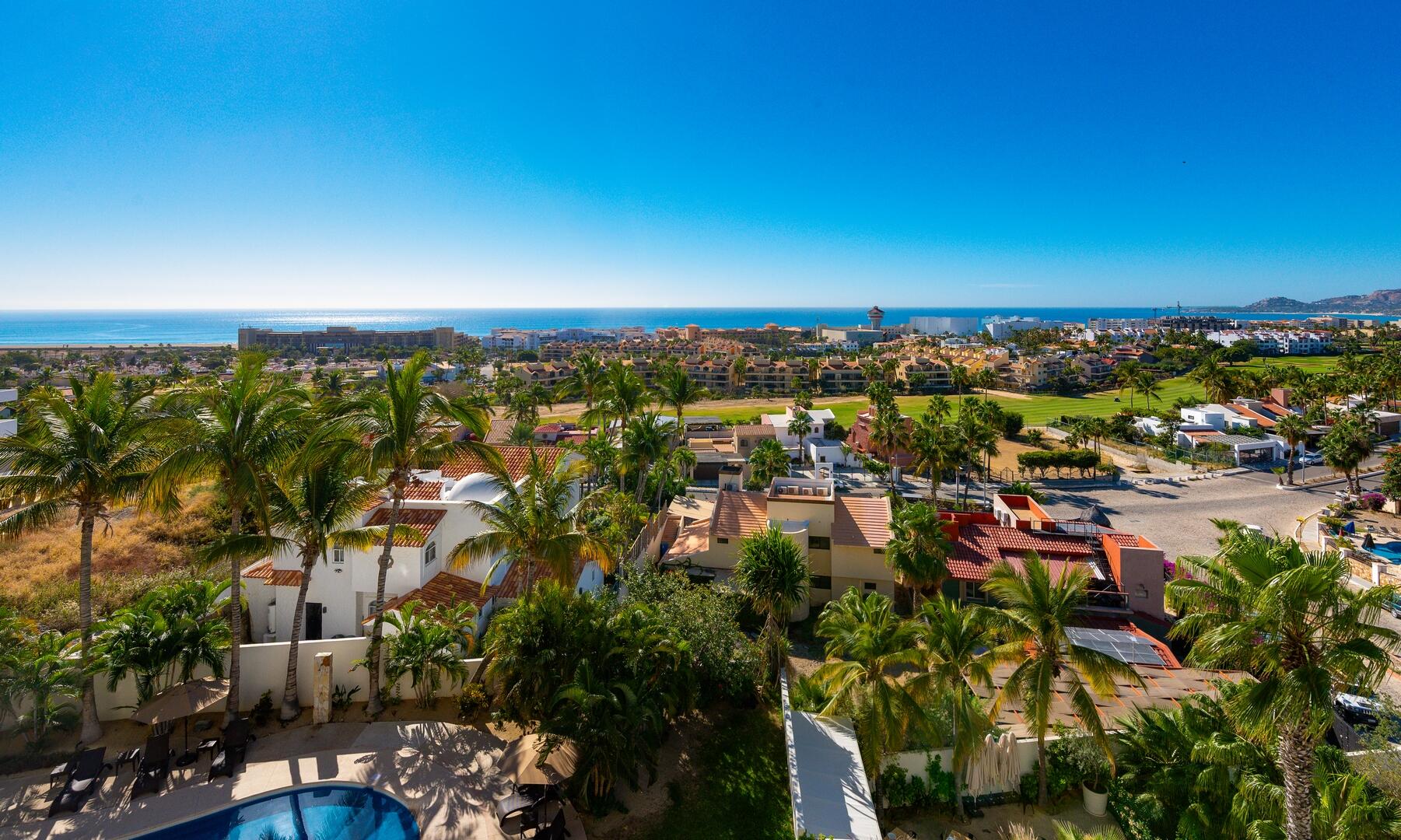 Los Cabos Marea Los Cabos Amazing 2 bedroom, 1.5 bath in the heart of Cabo, walking distance to the main beach and marina. All you need at a few steps. Great rental income property. for sale