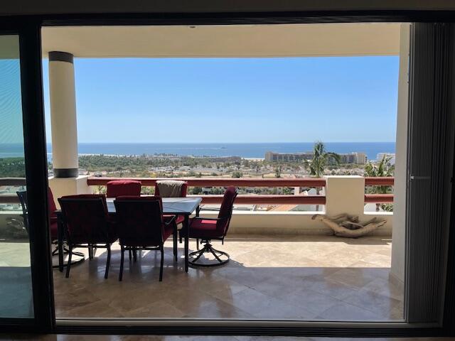 Los Cabos Cian Welcome to luxury living at its finest in this stunning Cabo San Lucas condo by Grupo Quadro. With panoramic for sale