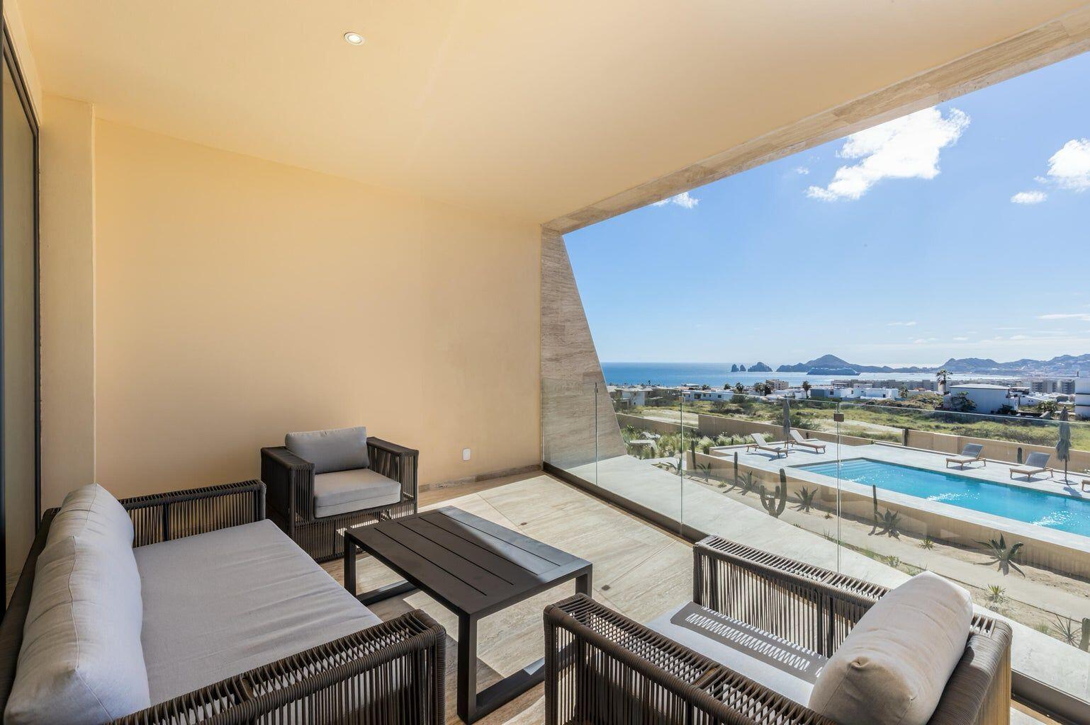 Los Cabos Villas Del Sol Condo located in Villas del Sol on Lázaro Cárdenas Blvd in Cabo San Lucas, offering a strategic location just minutes from Medano Beach, Cabo Marina, downtown, restaurants, and commercial areas. This 115 m² unit features two bedrooms, two full bathrooms, living and dining area, equipped kitchen, service/laundry area, and one assigned parking space. The property offers functional spaces with good natural light and comfortable layout. The community includes a swimming pool with palapa and well-maintained common areas. Ideal for residential use or as a long-term rental investment due to its proximity to the main attractions and services of Cabo San Lucas. The price is in Pesos: for sale