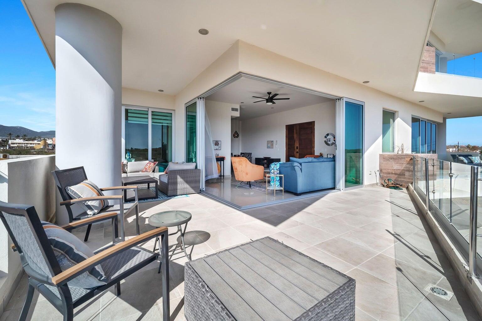 Los Cabos Cardinal Living Great investment - The Suite comes fully furnished ...Amazing Rental income history. Please, we need at least 24-48 hrs notice for a showing because the unit is rented most of the time. Thank you. for sale