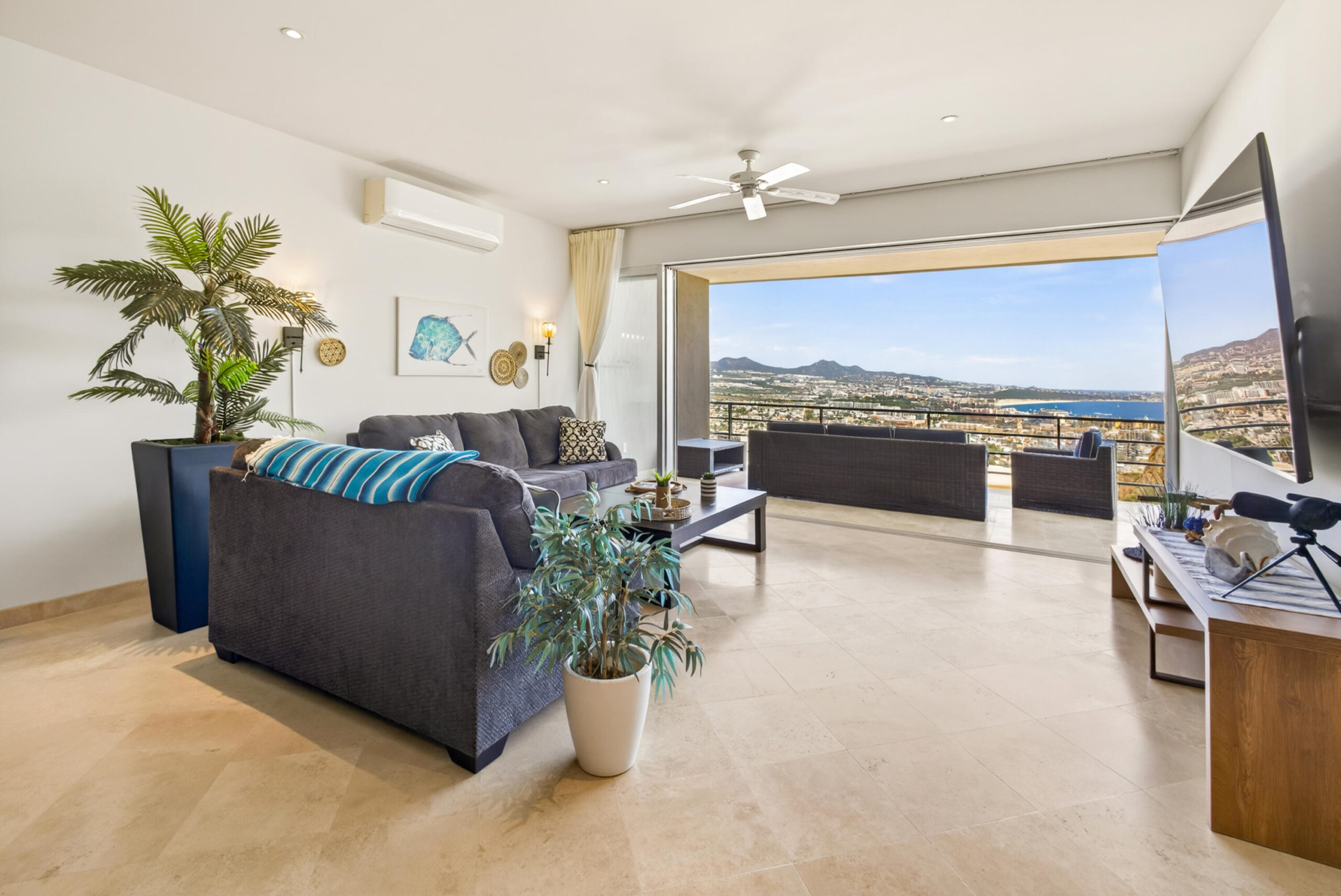 Los Cabos Residencial Coronado Location, Location, Location! Coronado Residence, ideally situated in San José del Cabo. This prime location offers unparalleled access to downtown San José del Cabo and the vibrant Art District, providing an exceptional environment for both living and working.Coronado Residence features a limited collection of 11 condominiums and 2 commercial spaces, ensuring a luxurious experience at a competitive price point. This a Penthouse 3-bedroom, layouts with corresponding 3 bathrooms, roof garden, open-concept kitchens equipped with high-quality appliances, and air conditioning for optimal comfort. Residents will also benefit from luxury amenities including a gated lobby with secure access, and a rooftop garden featuring an exclusive social area, jacuzzi, gym, and grill for alfresco enjoymen for sale