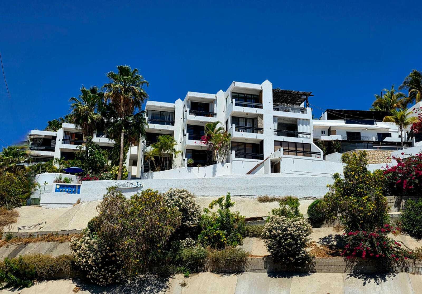 Los Cabos Cian Welcome to luxury living at its finest in this stunning Cabo San Lucas condo by Grupo Quadro. With panoramic for sale
