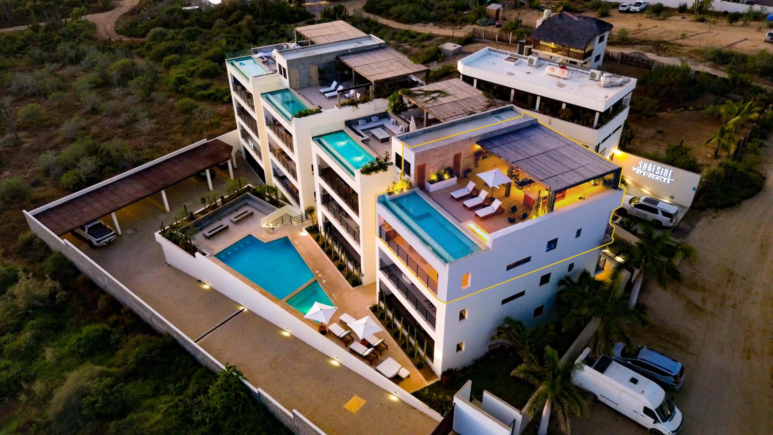 Los Cabos Sjd D/Town:General The suite comes fully furnished.Great rental income.MOTIVATED SALLER.HOA's are monthly and in Pesos.For showings we need 24-48hrs notice.Thank you! for sale