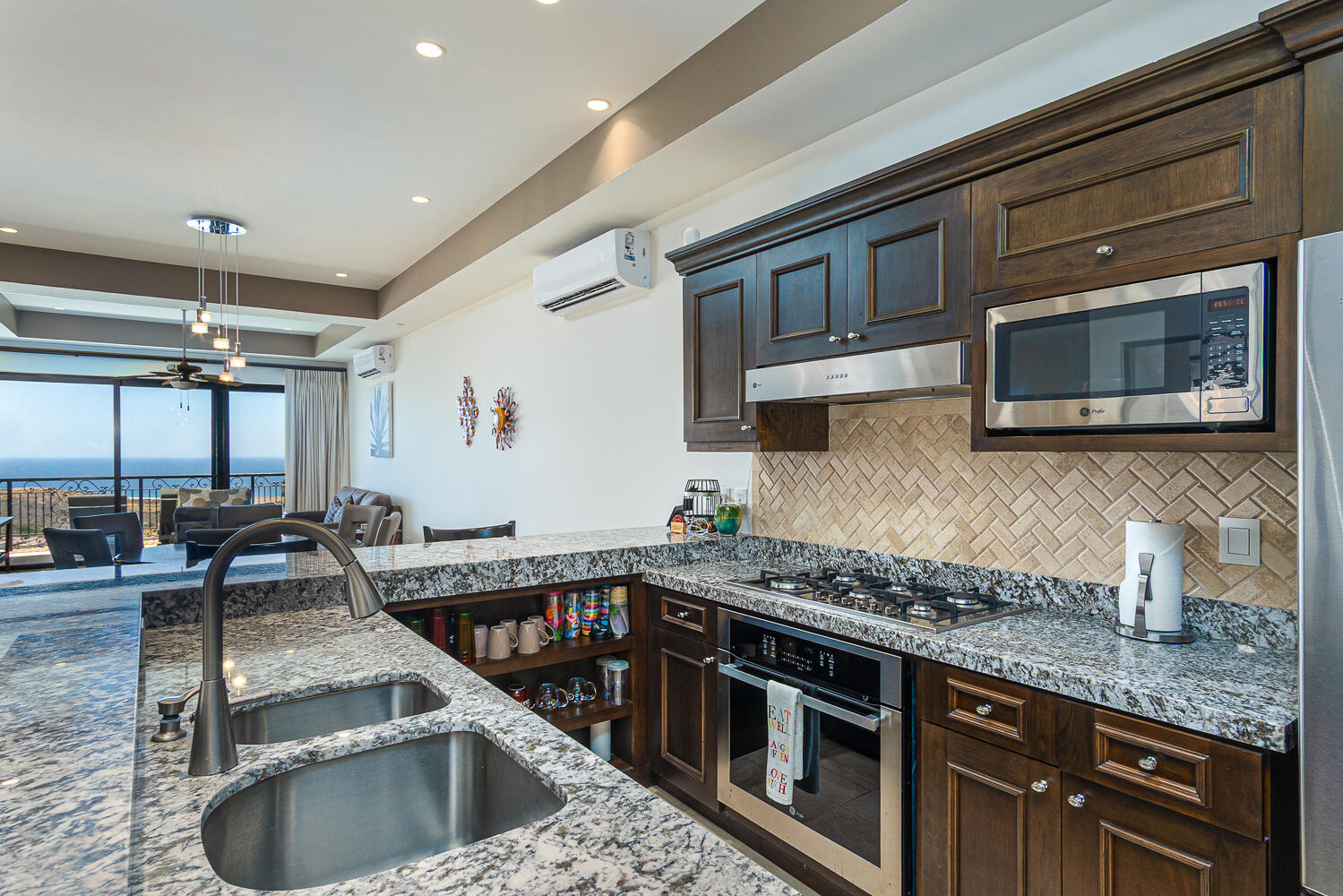 Los Cabos Pedregal Towers Live the Cabo lifestyle at its finest in this 4th-floor residence at Pedregal Towers, with panoramic for sale