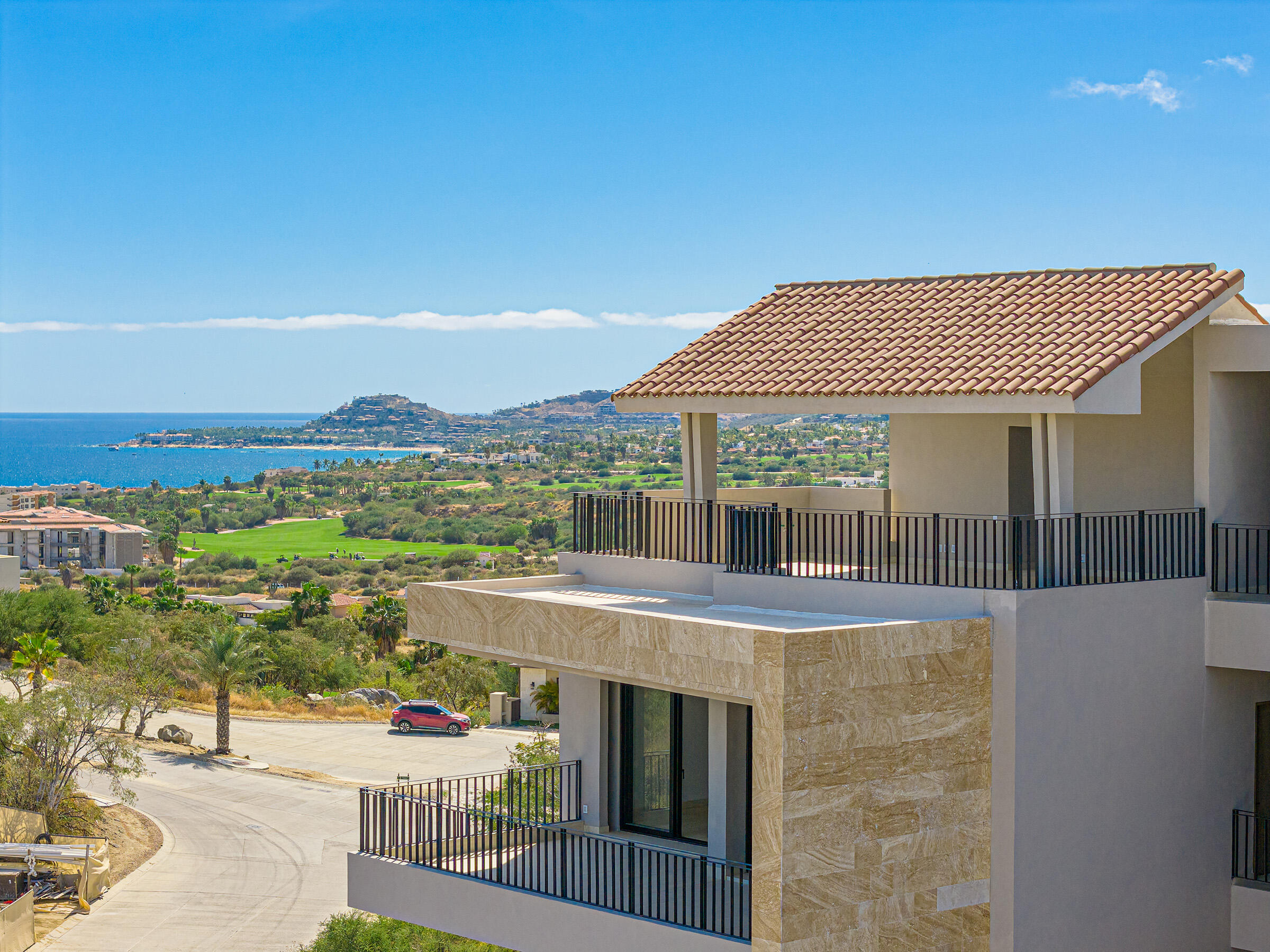 Los Cabos Tamar Experience the perfect blend of comfort and convenience in this spacious 2-bedroom, 2-bathroom condo featuring breathtaking ocean for sale