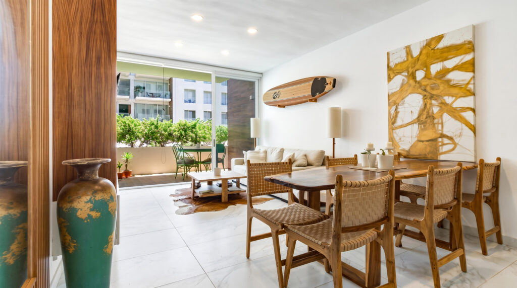 Los Cabos Marea Los Cabos It is hard not to love this perfect combination of style and location in this beautifully furnished 2-bedroom, 2-bathroom condo situated in the heart of Cabo San Lucas. Designed for modern living, this residence offers an open-concept layout, quality finishes, and abundant natural light throughout. The best feature of this unit is the oversized patio located on the pool deck. Residents enjoy peace of mind along with access to features designed for relaxation and convenience. Whether as a full-time residence, vacation getaway, or rental property, this condo offers versatility and strong appeal. Step outside and you're just moments away from Cabo's vibrant restaurants, lively bars, boutique shops, supermarkets, the Marina and walking distance to the most popular Beach in Los Cabos El Medano – Crispin Ceceña, Cabo Corridor, BS