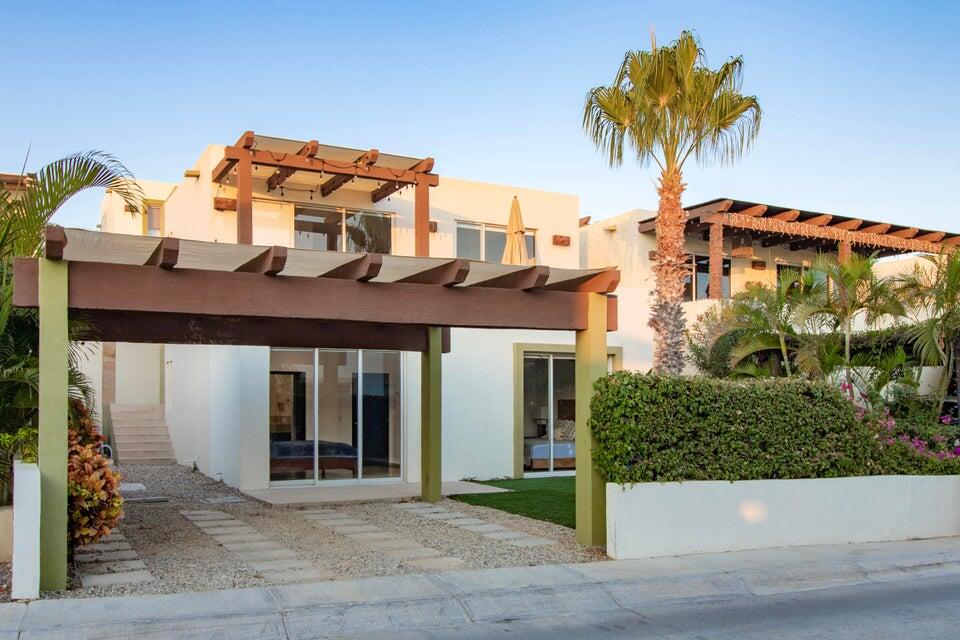 Los Cabos Casa Mex-Las Palmas Welcome to your dream home, perfectly located in an exclusive residential community with breathtaking for sale