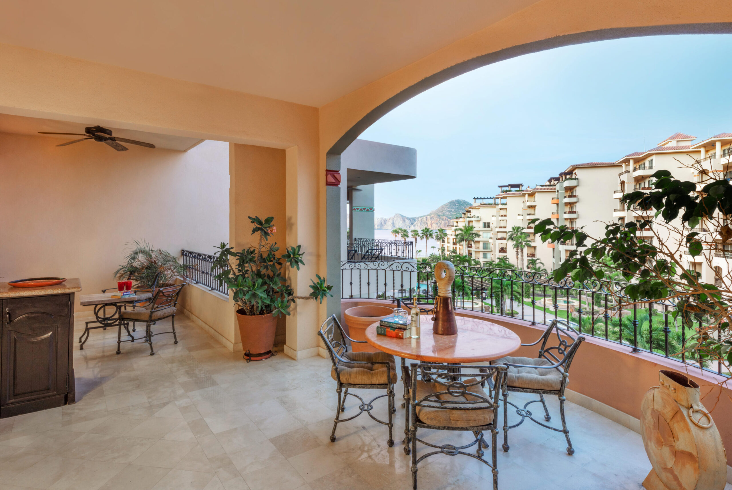 Los Cabos Vistas Del Tezal This charming 2-bedroom, 2-bathroom condo is located in the exclusive gated community of Vistas del Tezal, one of the fastest-growing and most desirable areas in Cabo San Lucas.Designed with a modern and functional layout, this property features well-distributed living spaces, high-quality finishes, a fully equipped kitchen with quartz countertops, air conditioning throughout, and a spacious private terrace with partial ocean or mountain for sale