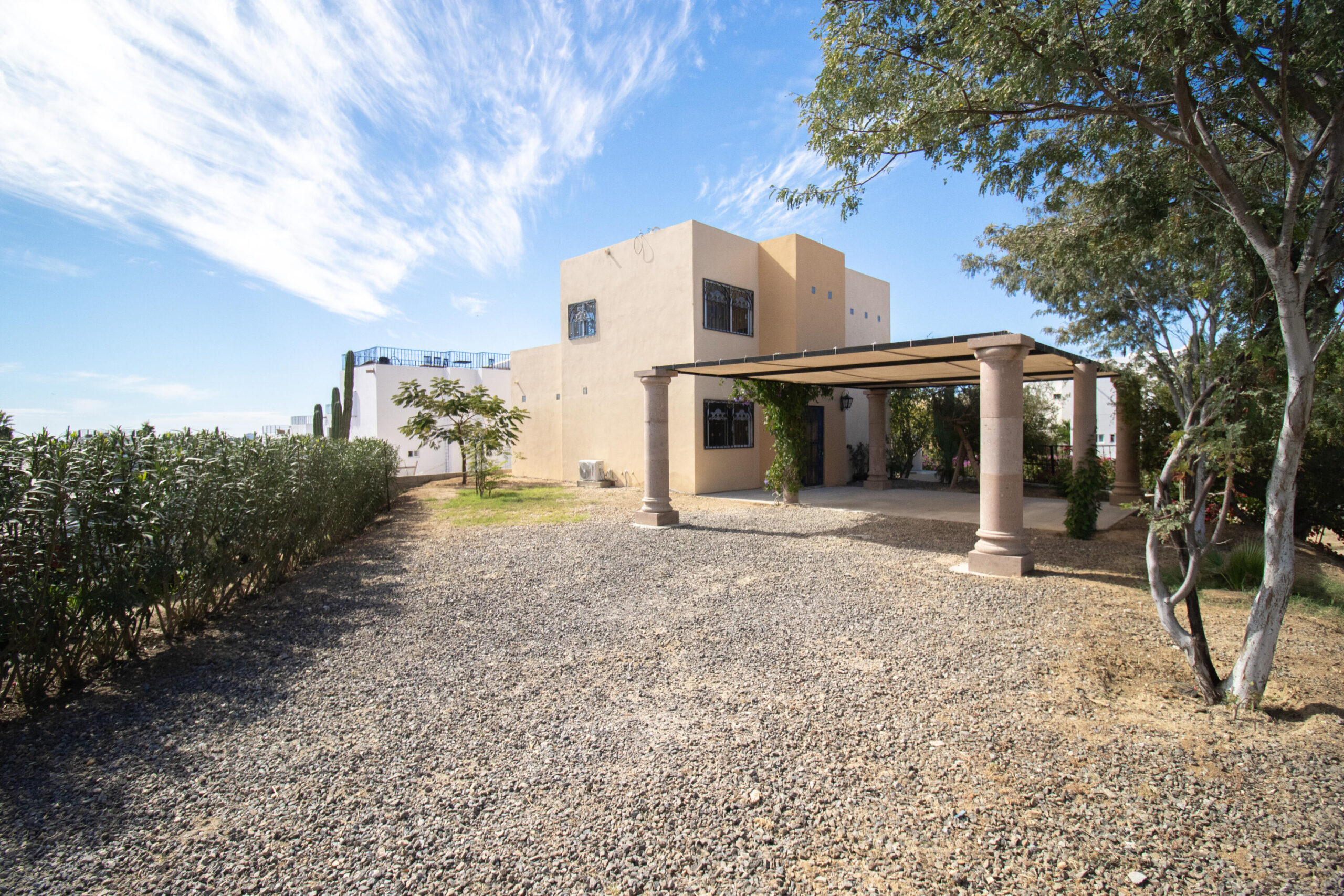 Los Cabos Punta Arena Ideal for a permanent residence or family or an investment property. The house is a very comfortable 3 bedroom 2 and a half bath house with the sleeping rooms below and the family living area above where you can enjoy the for sale