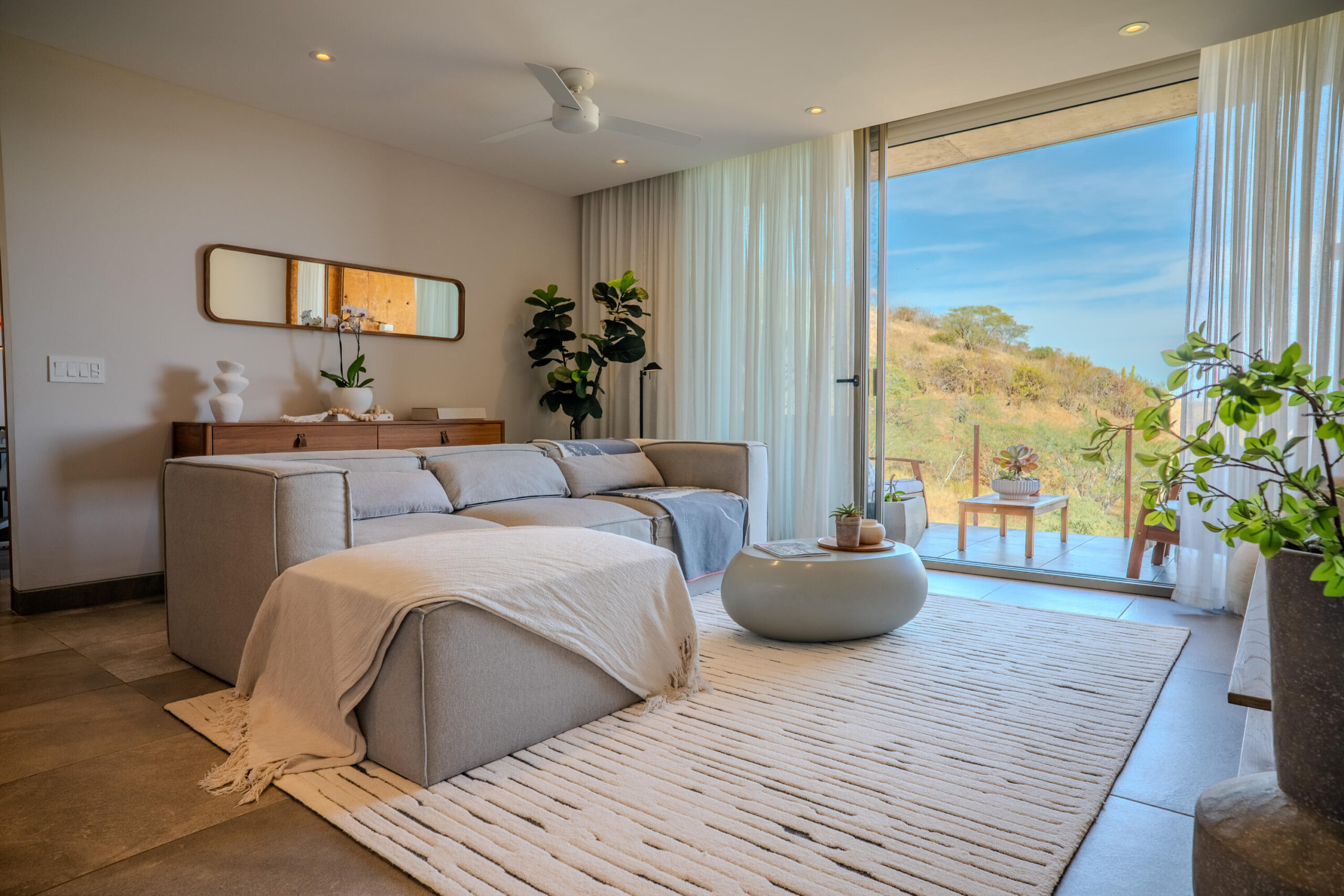 Los Cabos Bahia Del Tezal Fully furnished 2-bedroom, 2-bathroom condominium located on the 5th floor of Bahía del Tezal 505B, offering comfort, convenience, and an excellent location in Cabo San Lucas. This move-in-ready residence features a functional open layout, stylish furnishings, and inviting living spaces designed for everyday living or vacation enjoyment.Ideally situated just minutes from the beach and downtown Cabo San Lucas, you'll enjoy quick access to restaurants, shopping, nightlife, and marina attractions. Residents can also take advantage of the rooftop terrace with beautiful amenities, perfect for relaxing, entertaining, and enjoying the Cabo lifestyle. An excellent opportunity for a full-time residence, vacation home, or investment property. for sale