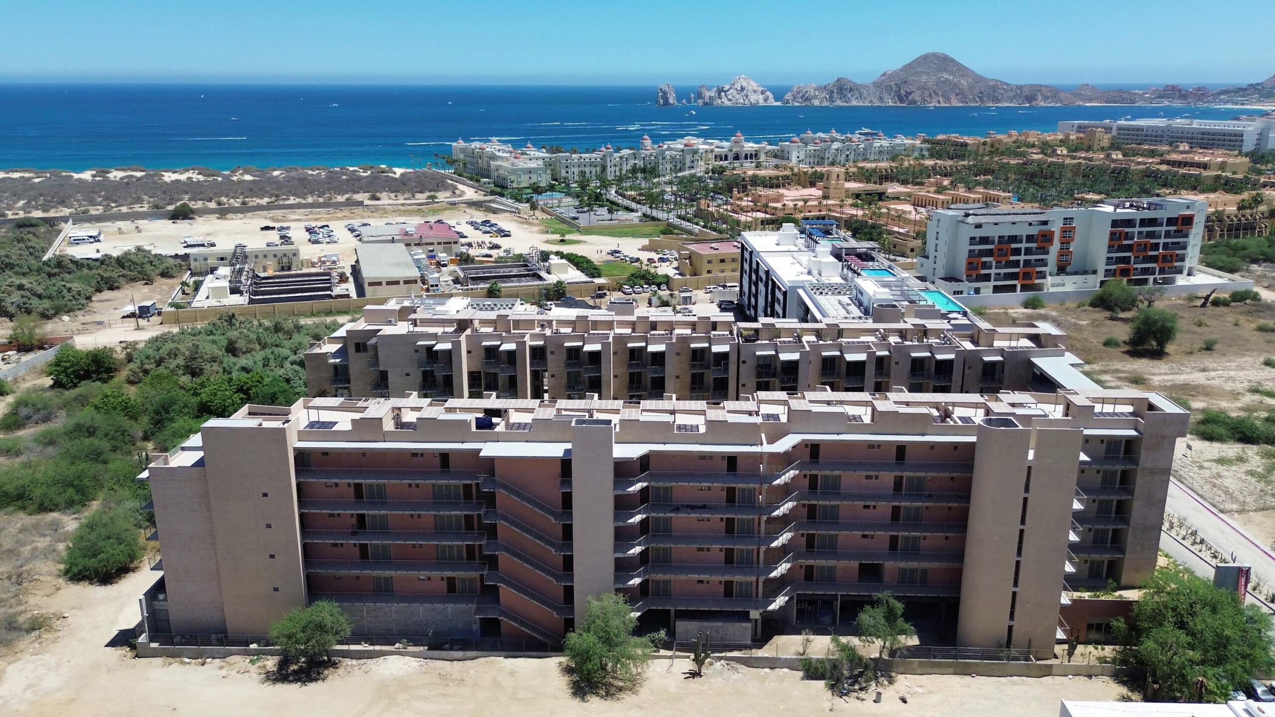 Los Cabos Las Arenas Best priced, 2 bed fully furnished condo in Las Arenas!! This property is ideally located just five minutes from the famous Medano Beach and offers convenient access to a wide selection of restaurants, supermarkets, and the Marina.The building features an impressive suite of amenities designed for comfort and relaxation, including two large swimming pools (one is semi-olympic size), firepit, large jacuzzi, and spacious lounging areas. Residents also have access to an on-site spa with a sauna and a fully equipped gym. for sale