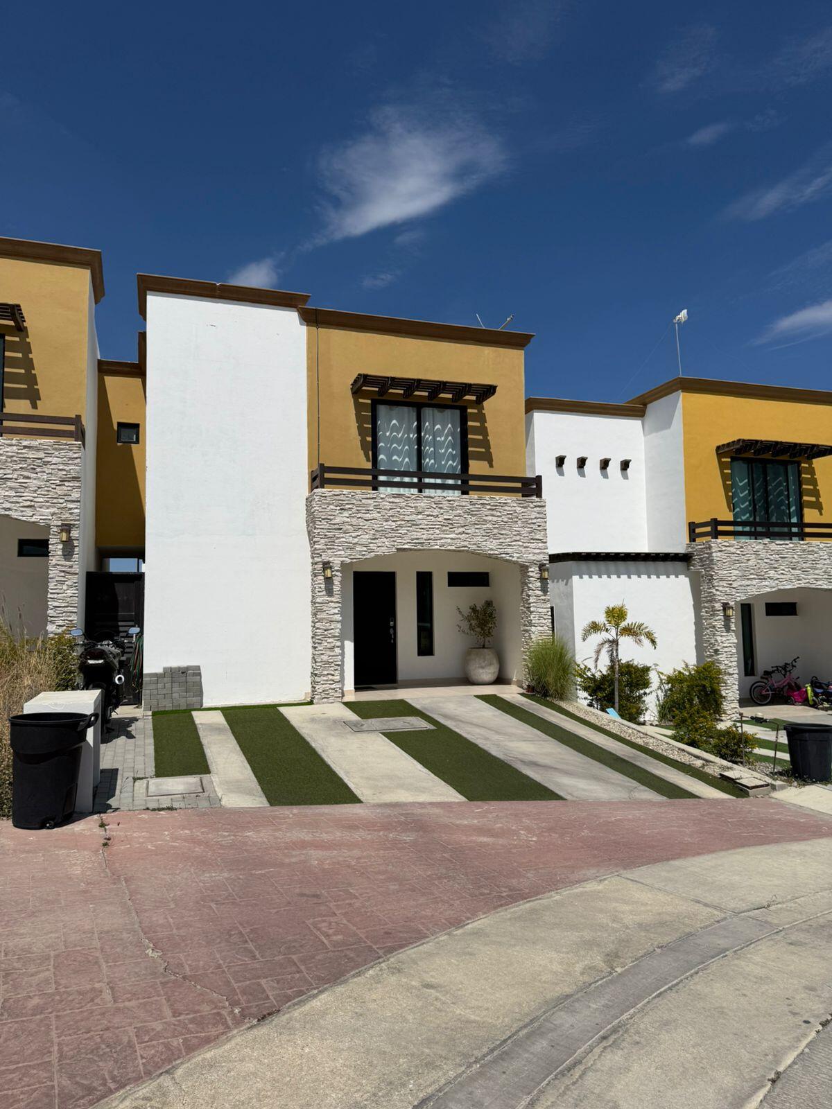 Los Cabos Quintas California in a quiet area whit no traffic congestion, just 2.5 km from la marina and downtown Cabo San Lucas an excellent option for living, it features:- 3 bedroom- A tv room- 2.5 bathroom- 2 parking spaces - Space for a garden and pool- 173 m2 of construction- 200 m2 of land- Granite countertops- 100 liter stationary gas tankEn una zona tranquila y sin caos vial a solo 2.5 km de distancia de la marina y centro de Cabo San Lucas, excelente para vivir , cuenta con:3 recamaras una tv room2.5 baños2 espacios para estacionamiento espacios para jardín y alberca173 m2 de construcción 200 m2 de terrenoCubierta de granito for sale