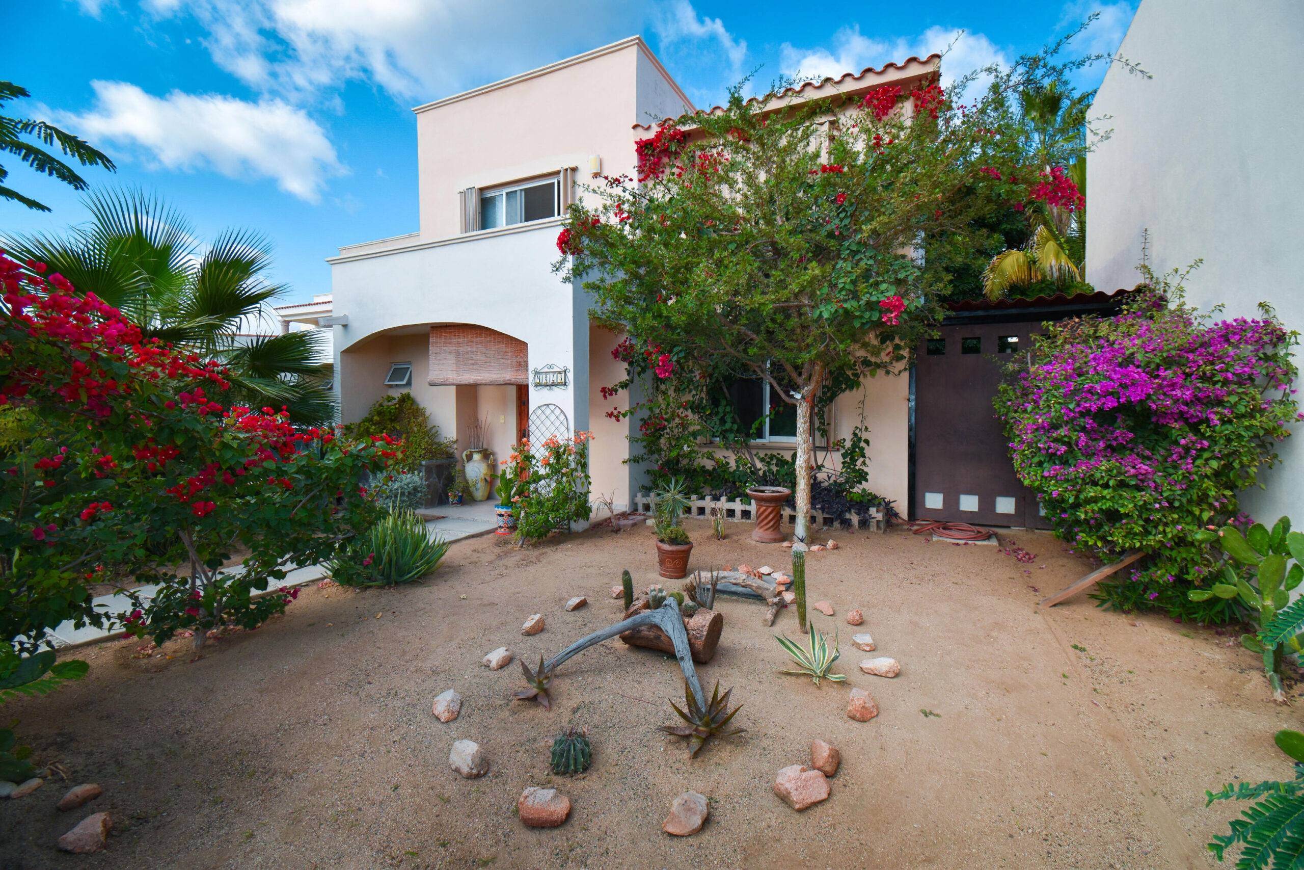 Los Cabos Casa Mex-Las Palmas Welcome to your dream home, perfectly located in an exclusive residential community with breathtaking for sale