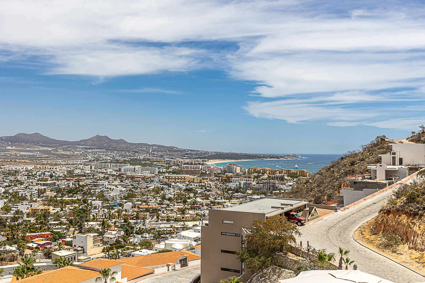 Los Cabos Brisas Del Tezal Ready for delivery! Brisas del Tezal third-floor condo whit ocean for sale
