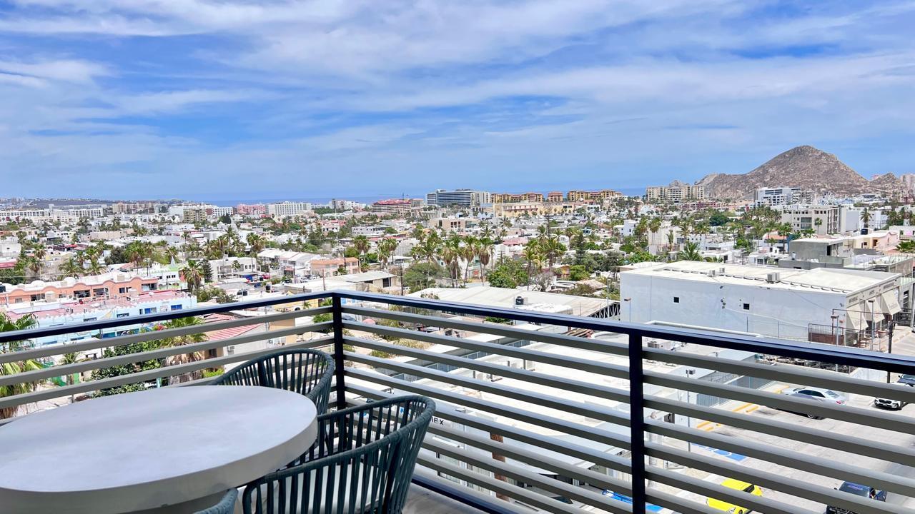 Los Cabos General Beautiful 2-bedroom, 2-bathroom corner unit located in one of the best positions within Cardinal Living Cabo. This fully furnished condo offers excellent natural light, enhanced privacy, and a very desirable layout.Enjoy a lovely ocean for sale