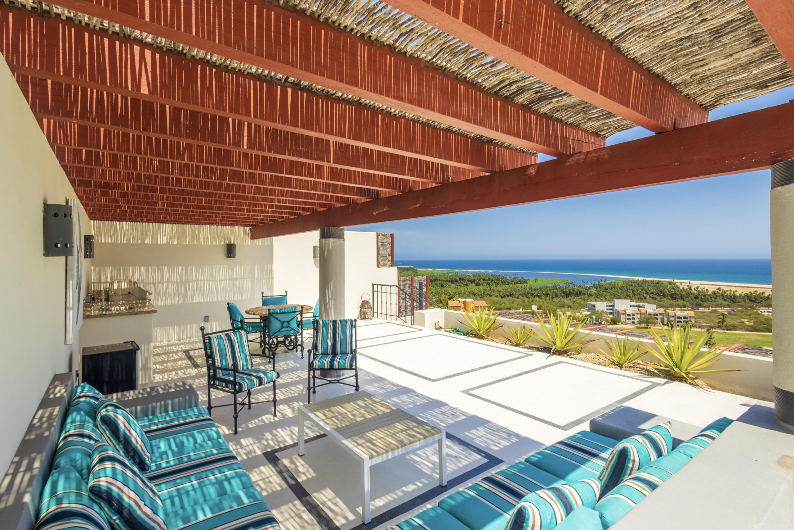 Los Cabos Alegranza This penthouse unit with its beautiful rooftop lounging area has spectacular ocean and estuary for sale