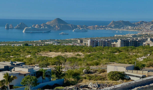 Los Cabos The Canyon Entre Piedras This 2-bed, 2.5-bath third floor condo at The Canyon offers stunning forever ocean for sale
