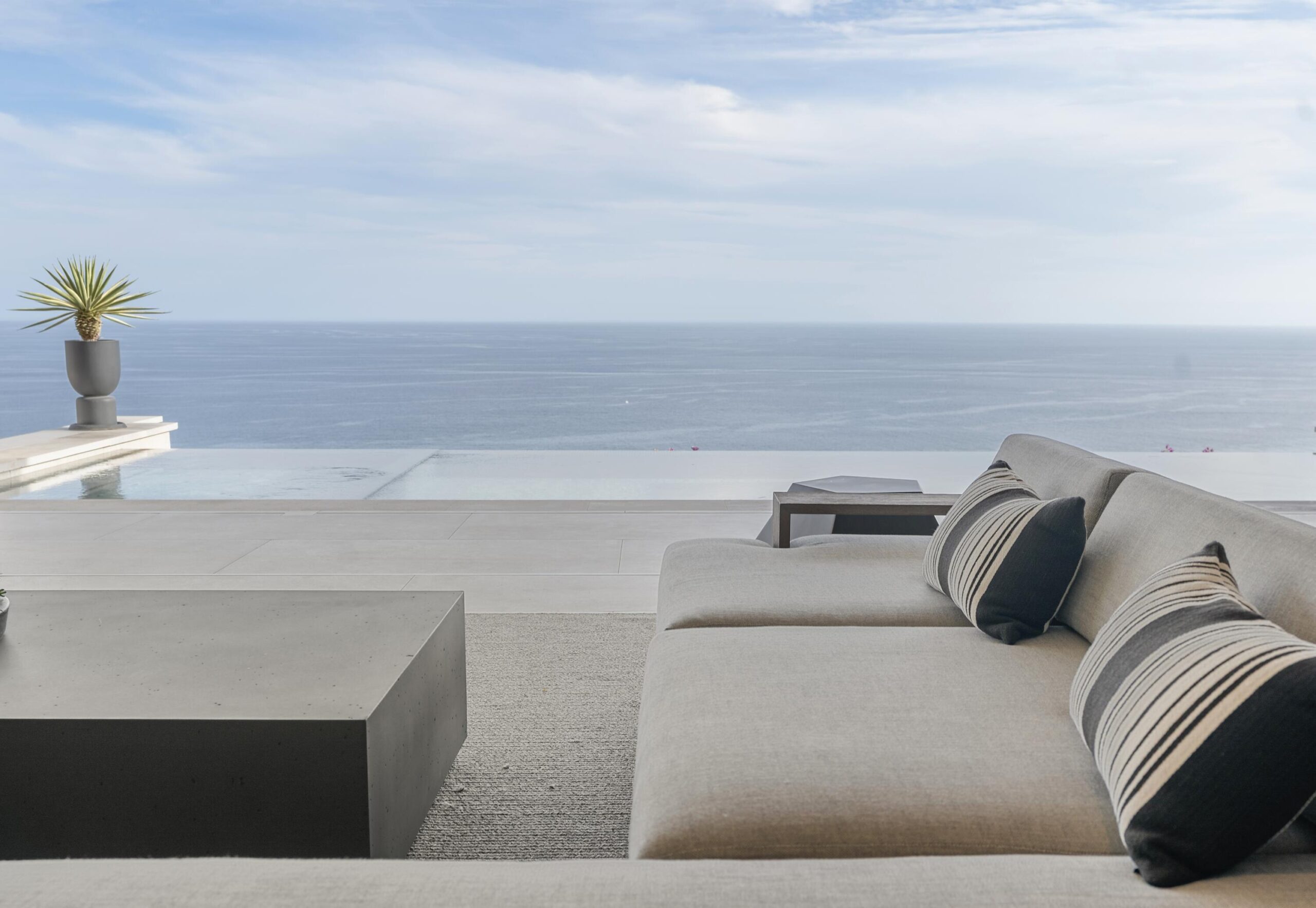 Los Cabos Villas Del Mar RESERVA C1 is a single-level contemporary residence that entertains residents with one of the best for sale