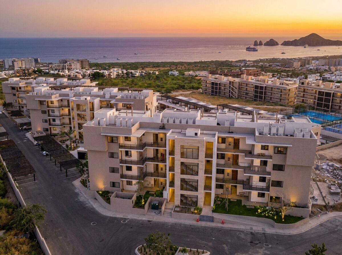 Los Cabos Alba Residences Discover the epitome of affordable luxury living at the newly launched Alba Residences. Strategically located just steps from the main highway, this property offers unparalleled accessibility and convenience. In addition to residential units, Alba features commercial spaces on the first two floors, enhancing the overall living experience for residents. We are pleased to announce that the final units are still available at pre-sale pricing. For further information, please do not hesitate to contact me. Finishings extra.PRICE IS BASED. Descubra el epítome de la vida de lujo asequible en las recién inauguradas Alba Residences. Estrategicamente ubicadas a solo unos pasos de la carretera principal, esta propiedad ofrece una accesibilidad y conveniencia inigualables. Además de las unidades residenciales, Alba cuenta con espacios comerciales en los primeros dos pisos, mejorando la experiencia de vida en general para los residentes. Nos complace anunciar que las últimas unidades aún están disponibles a precios de pre-venta. Para más información, no dude en ponerse en contacto conmigo. Acabados extra for sale