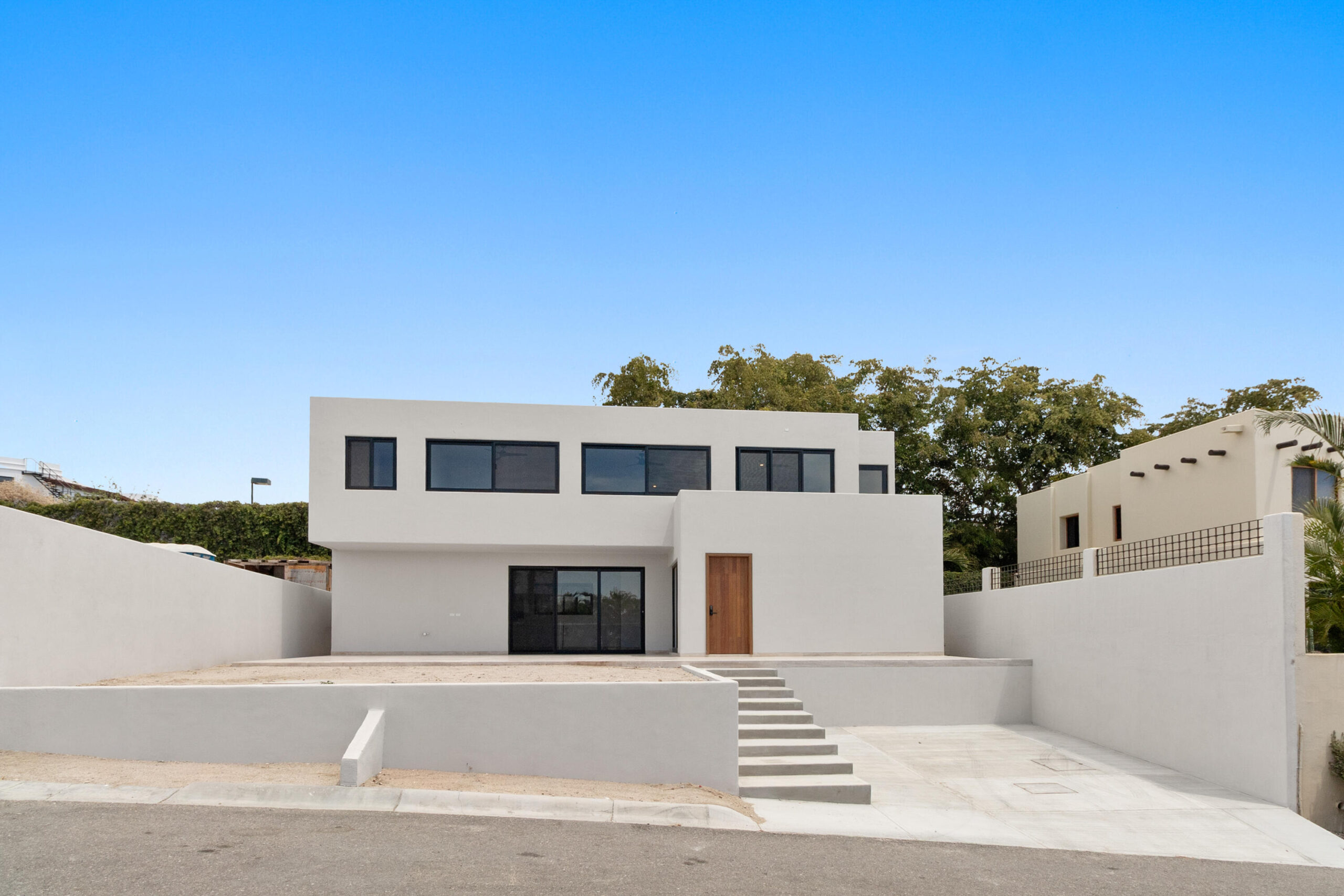 Los Cabos Rancho Par-El Cielito Hot sale! Priced to sell Modern Tuscan Townhome in El CielitoLocated atop Rancho Paraíso, this beautiful 3 bedroom, 3 bathroom corner unit offers privacy, and tranquility. Enjoy stunning ocean for sale