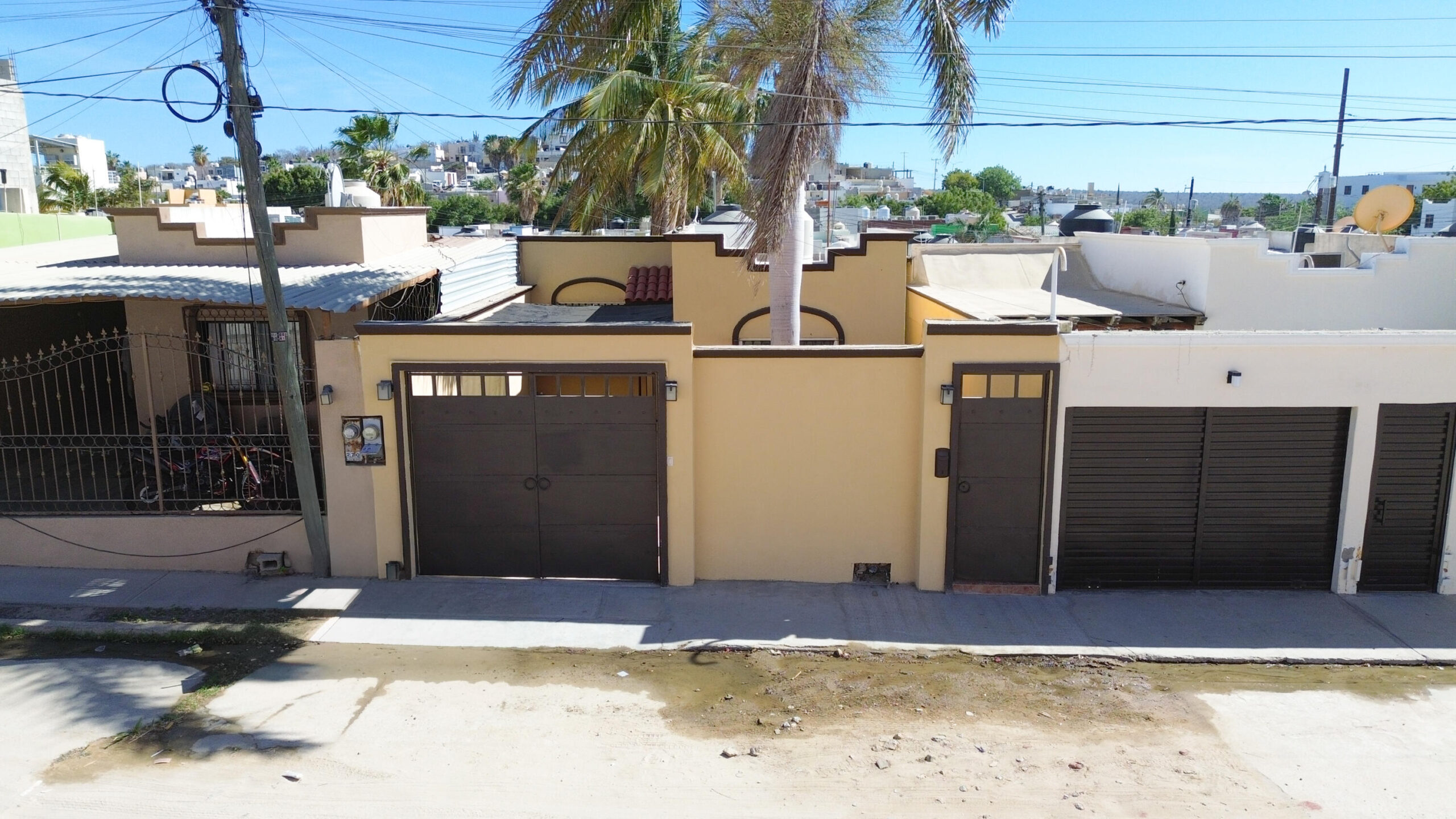 Los Cabos Santa Rosa Strategic Investment in El Zacatal: Dual-Unit Property with High ROI PotentialLocated just one block from the main Blvd. Dr. Ernesto Chánez Chávez, this property is a prime opportunity in one of San José del Cabo's high-demand rental markets. The building features two independent, spacious units designed for modern living.Unit A (2 Bedrooms): A generous layout ideal for small families or professionals. It features a full kitchen with a functional breakfast bar and a complete bathroom.Unit B (1 Bedroom): A cozy, efficient unit perfect for couples or individuals. Includes a kitchen with a built-in bar and a full bathroom. for sale