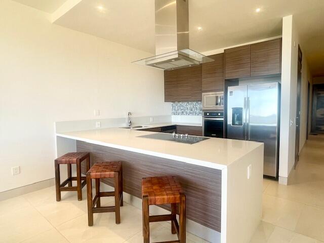 Los Cabos Mistiq Los Cabos Discover MISTIQ Los Cabos, an exclusive residential development in the desirable Cabo Corridor. This beautifully designed residence offers 158 m² of living space with 2 bedrooms and 2.5 bathrooms, featuring a layout that maximizes natural light and indoor-outdoor living. The unit is fully furnished and equipped, ready to enjoy. Residents of MISTIQ Los Cabos enjoy resort-style amenities, elegant common areas, and a prime location just minutes from beaches, golf courses, restaurants, and the Marina of Cabo San Lucas. for sale