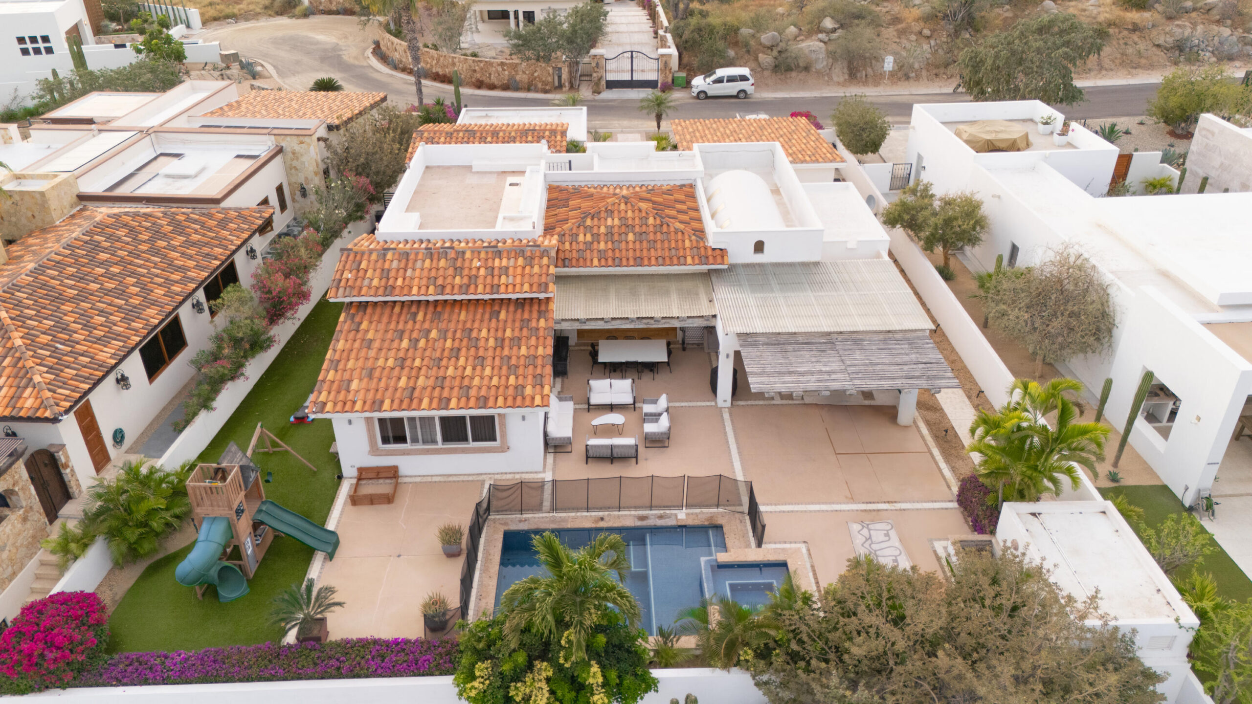 Los Cabos Bugambilias Located in Bugambillias at Cabo Real, this 3-bed, 4 full + 1 half bath home offers 2,754 ft² interior on a 3,378 ft² lot with ocean and golf course for sale