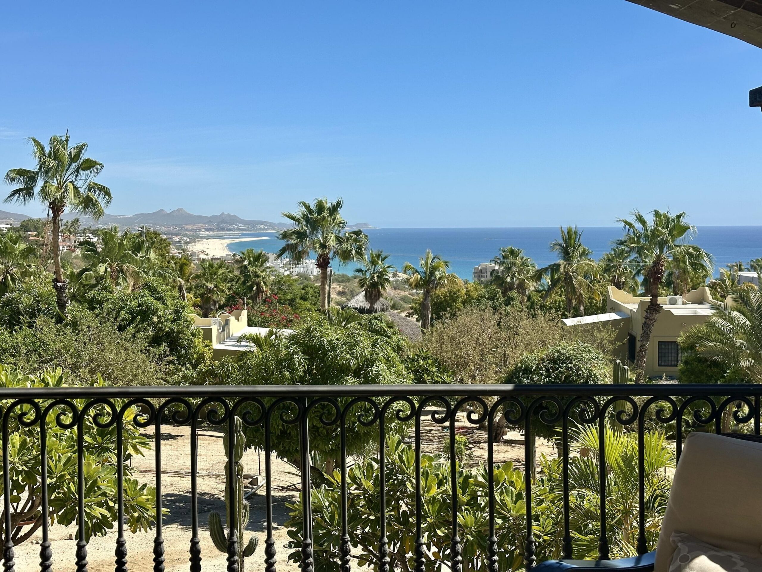 Los Cabos La Cima This is one of the most iconic residences set to define Club Campestre San José in 2026—a truly unrepeatable opportunity that simply has it all. Boasting over 700 m² of total construction and the finest ocean for sale