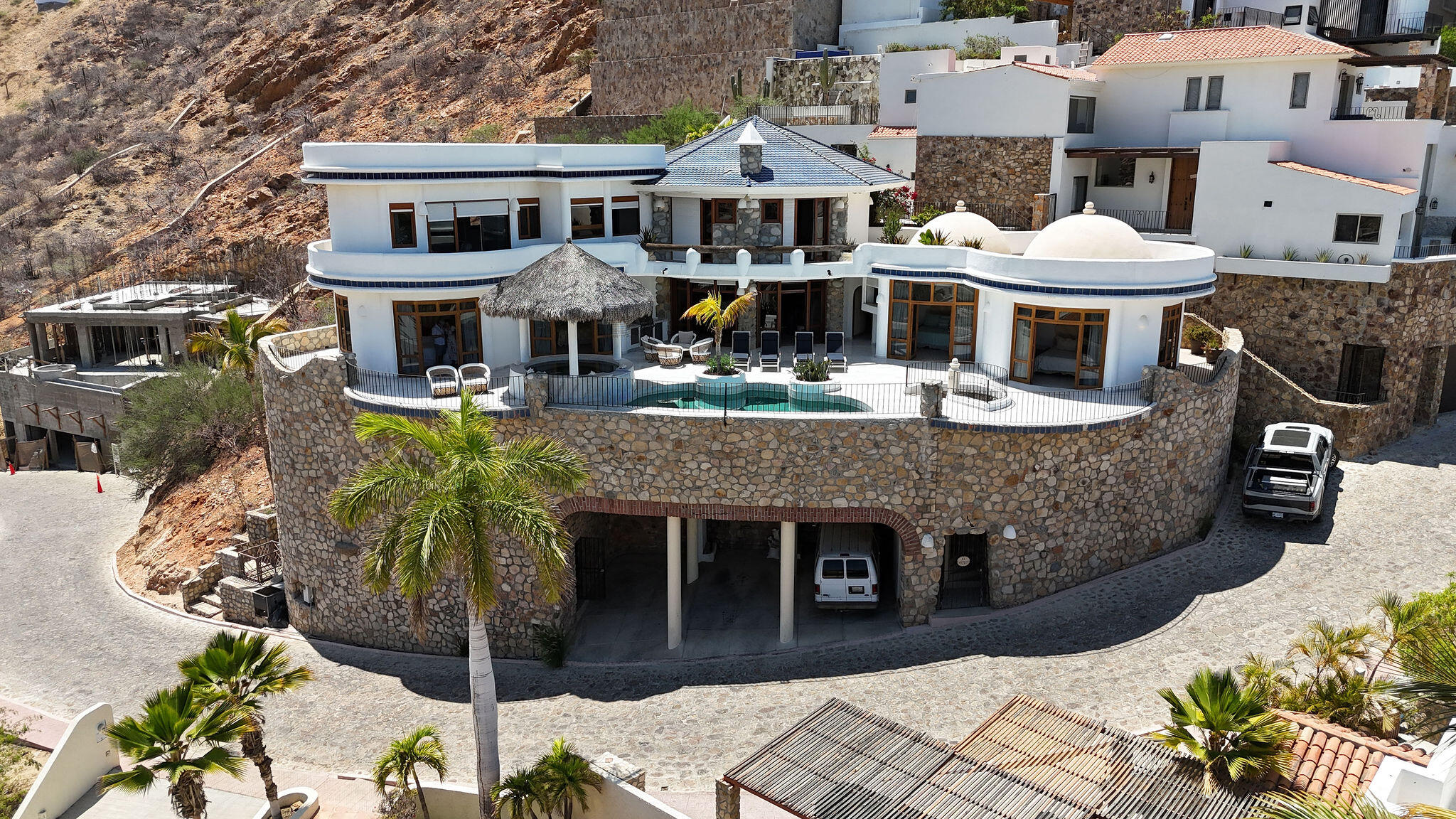 Los Cabos Bugambilias Located in Bugambillias at Cabo Real, this 3-bed, 4 full + 1 half bath home offers 2,754 ft² interior on a 3,378 ft² lot with ocean and golf course for sale