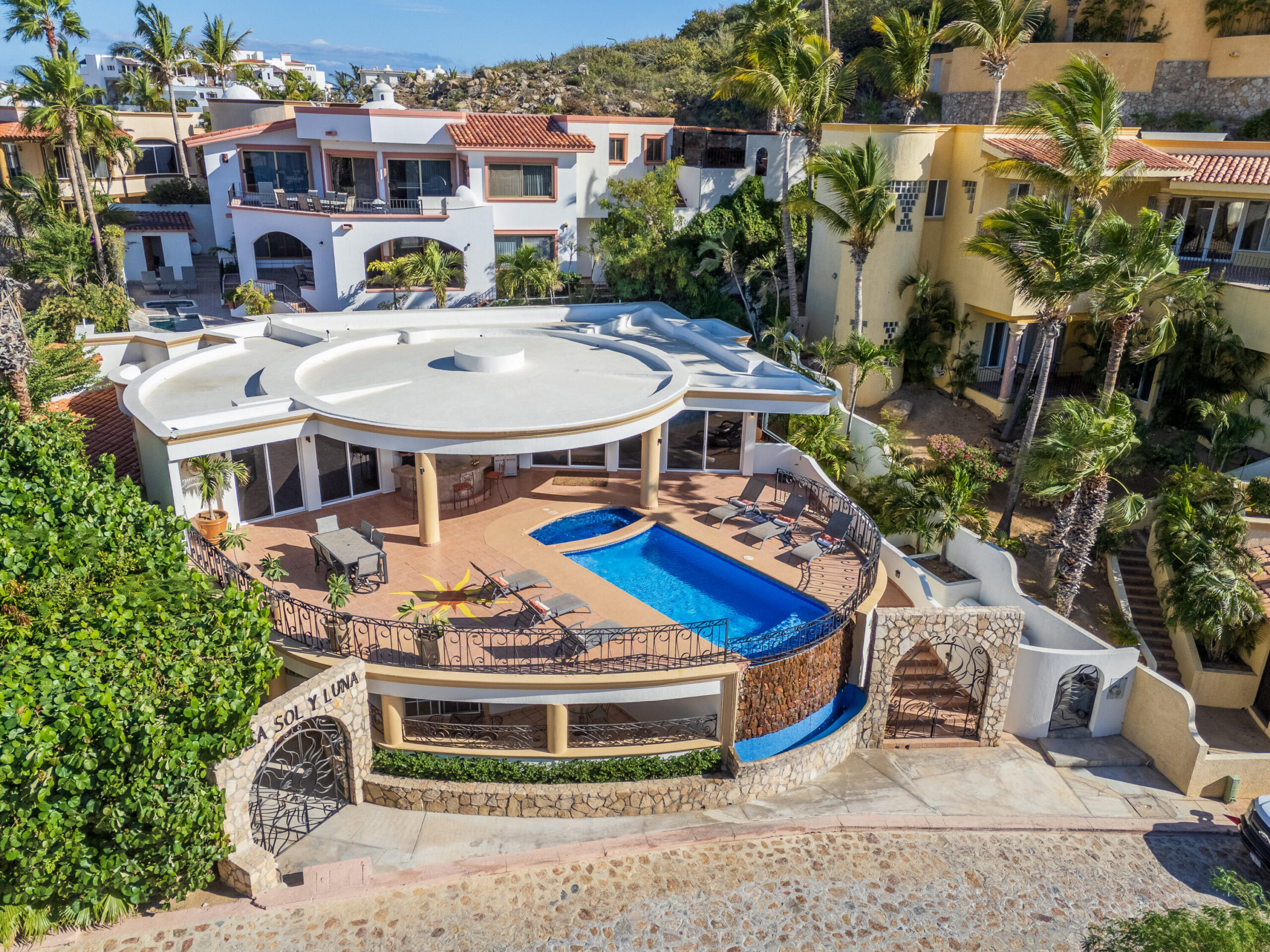 Los Cabos Bugambilias Located in Bugambillias at Cabo Real, this 3-bed, 4 full + 1 half bath home offers 2,754 ft² interior on a 3,378 ft² lot with ocean and golf course for sale