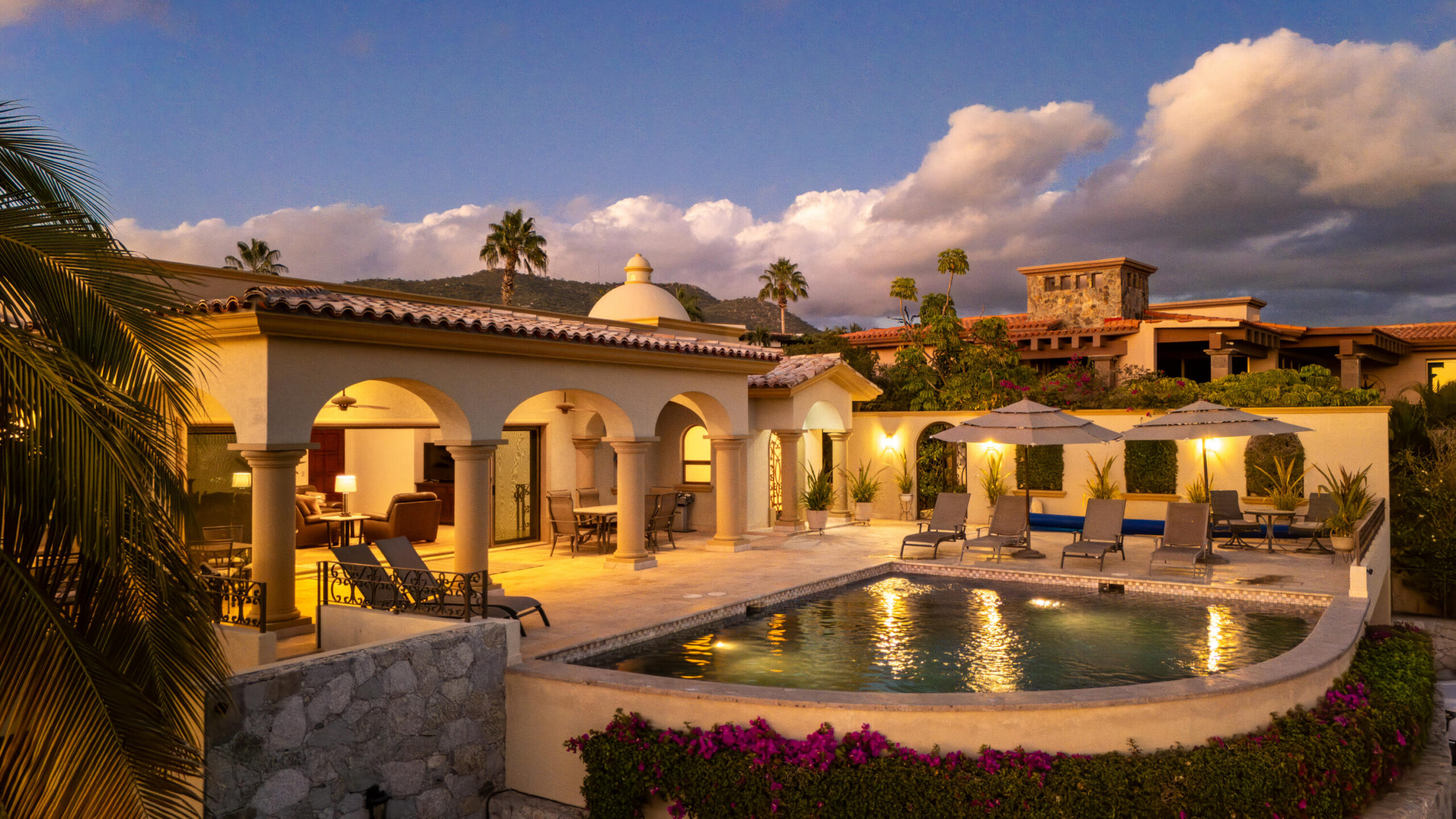 Los Cabos Cresta Del Mar Located on a Cul De sac - A luxurious 4 bed 4 and 2 half bath House with full casita that has a separate entrance and kitchen. Ocean – 450 Cam. Del Sol, Cabo San Lucas, BS