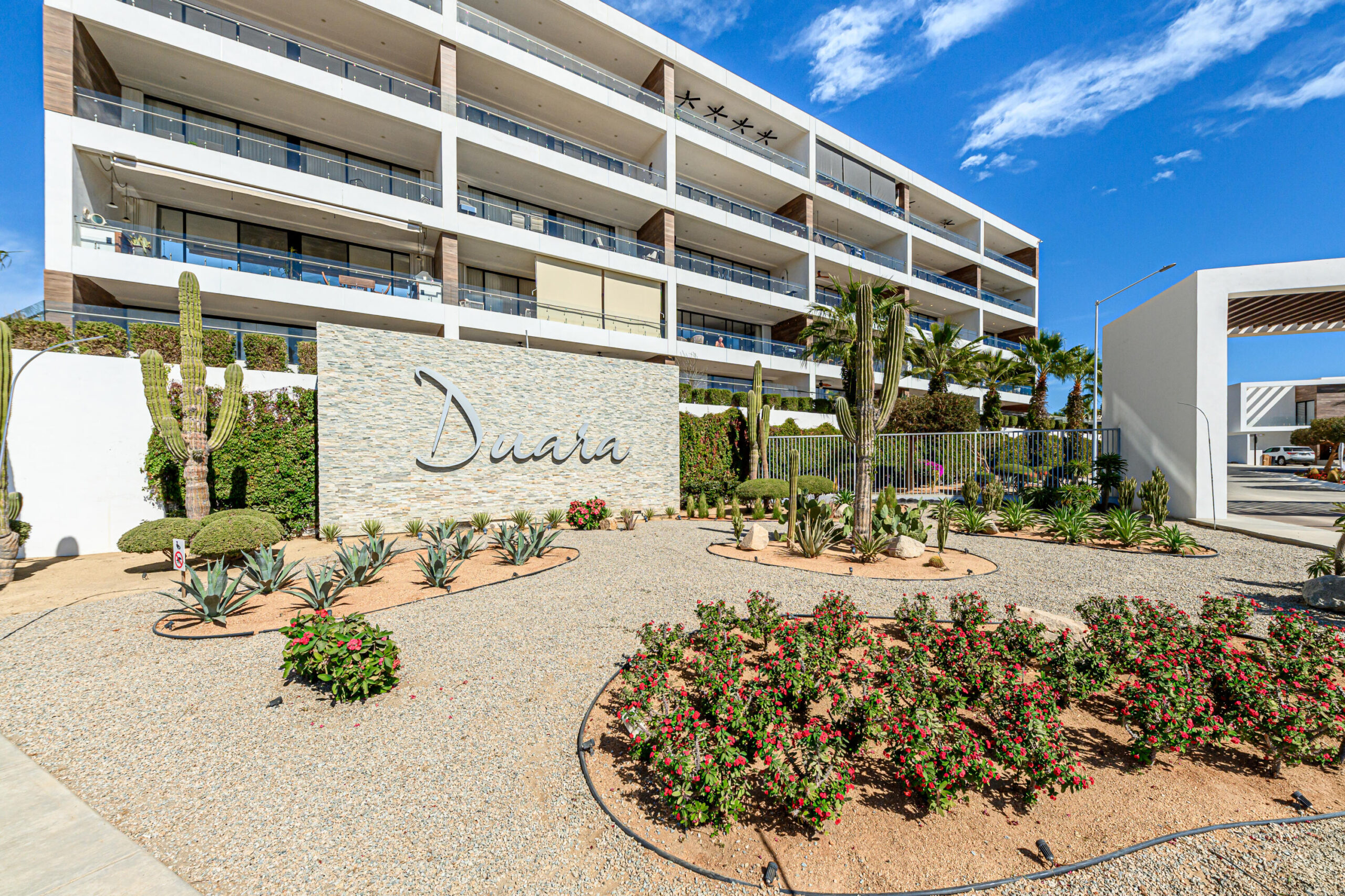 Los Cabos Duara This property has amenities such as: Swimming pool, gym, game room, mini golf, basketball courts, children's play area and a common meeting room.Direct Developer Financing in US Dollars: Term: Up to 60 months. Fixed annual interest rate: 9% or 18 months interest-free.Simple and fast process. --------------------------------------------------------Financiamiento Directo del Desarrollador en Pesos Mexicanos: Plazo: Hasta 60 meses. Tasa de interés anual fija: 12% o 18 meses sin intereses.Proceso sencillo y rápido. – Duara Agara Tower, Cabo Corridor, Cabo Corridor, BS